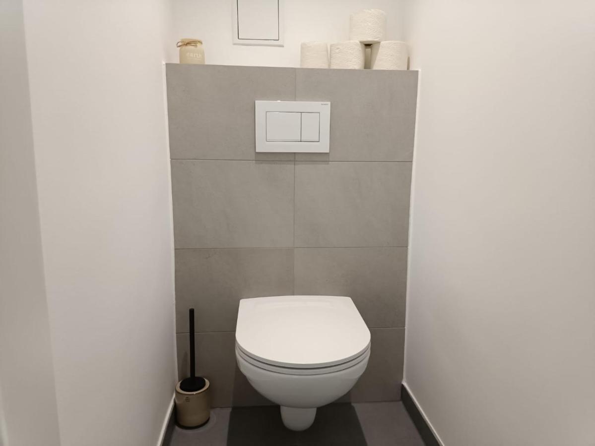 King Bed Home, 3 Bed Rooms, Perfect For Long Term Stay Виена Екстериор снимка