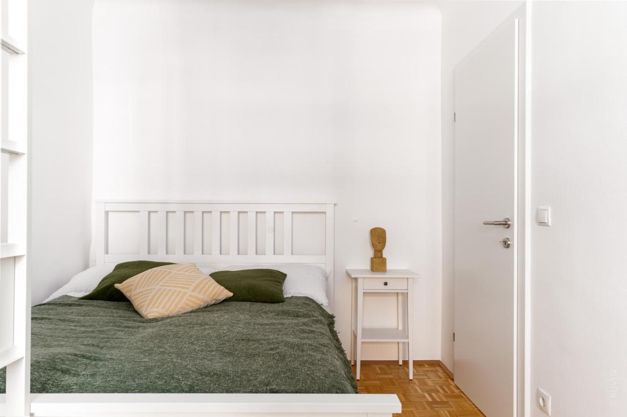 King Bed Home, 3 Bed Rooms, Perfect For Long Term Stay Виена Екстериор снимка