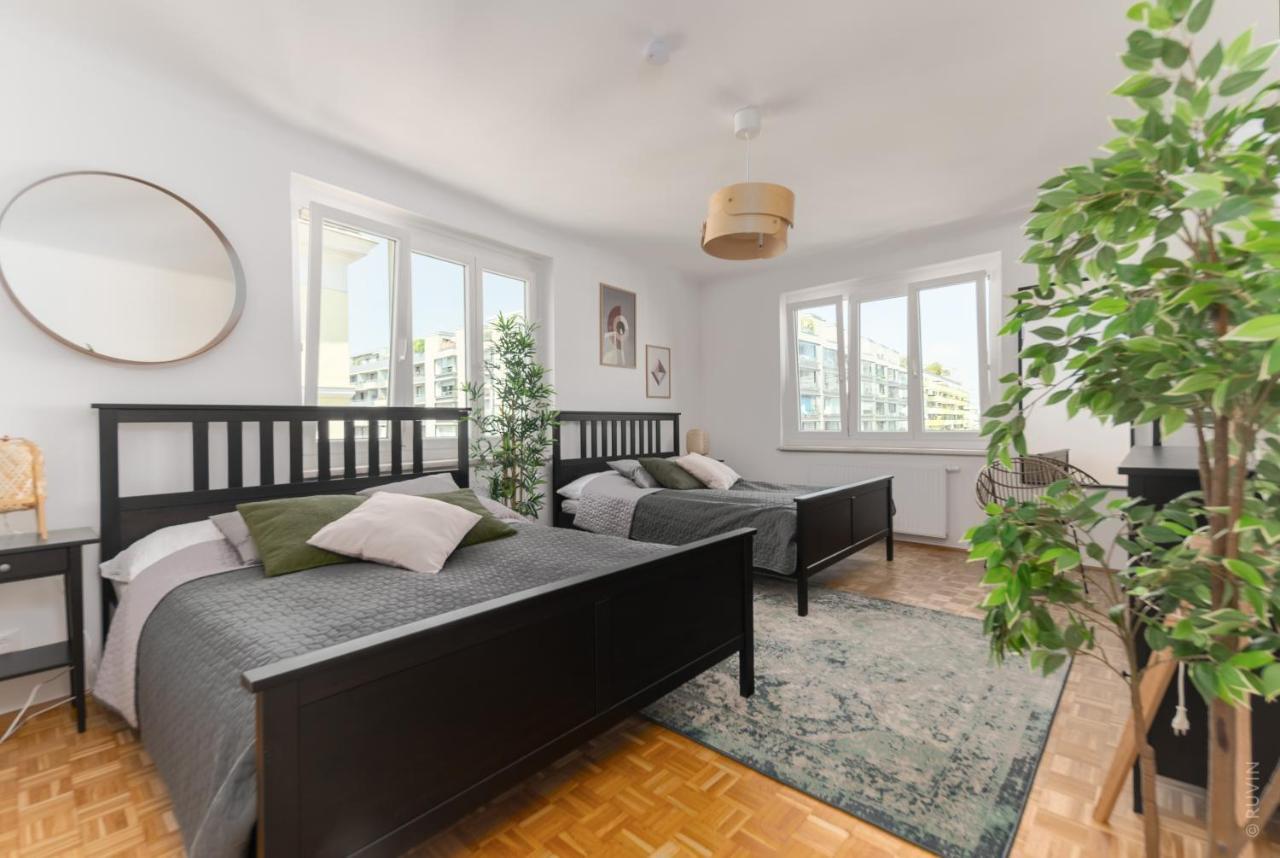 King Bed Home, 3 Bed Rooms, Perfect For Long Term Stay Виена Екстериор снимка