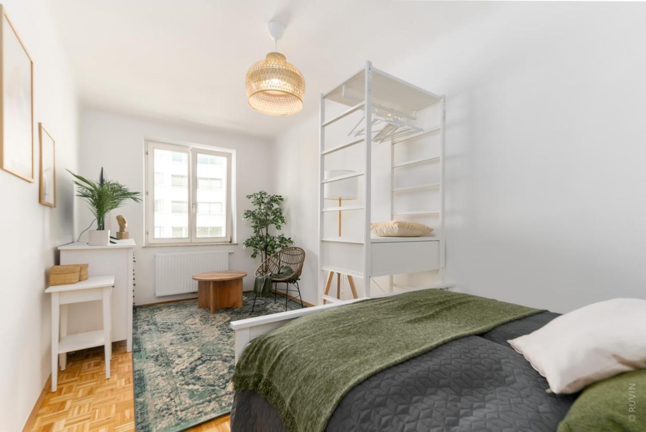 King Bed Home, 3 Bed Rooms, Perfect For Long Term Stay Виена Екстериор снимка