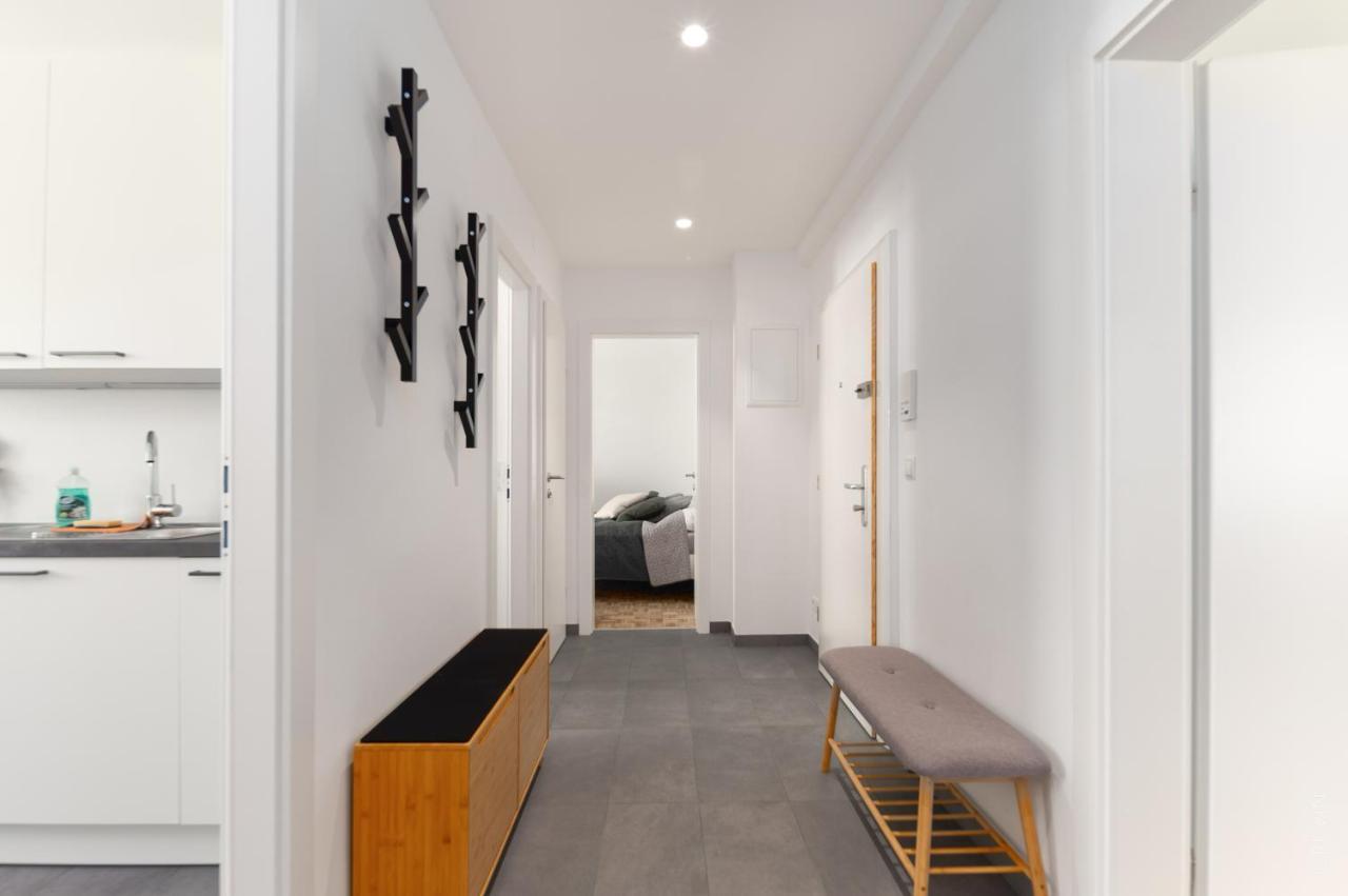 King Bed Home, 3 Bed Rooms, Perfect For Long Term Stay Виена Екстериор снимка